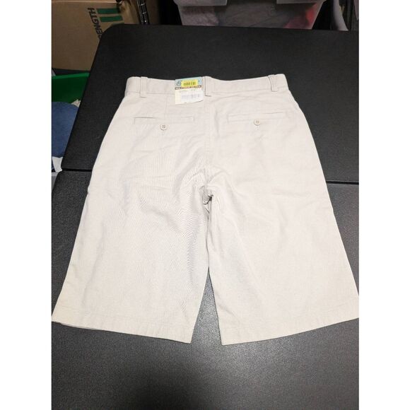 NWT Class Club Modern Fit Shorts include an adjustable waist and comfort stretch - Picture 4 of 5